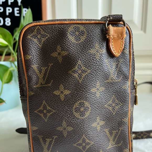 Authentic Louis Vuitton Mini Amazon Monogram Crossbody - Picture 4 of 13